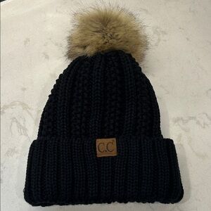 C.C Women's Sherpa Lined Pom Ribbed Beanie Hat Black Cable Knit Faux-Fur EUC!